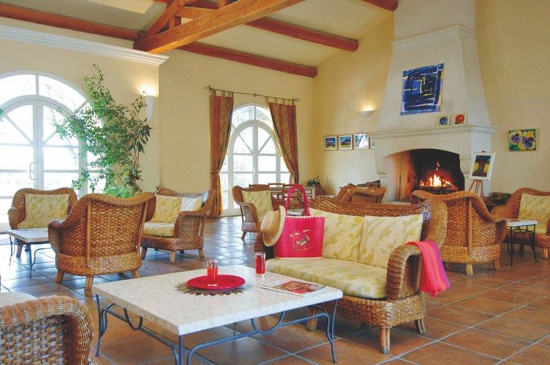 Residence Les Coteaux De Pont-Royal - Maeva Home Mallemort Bagian luar foto